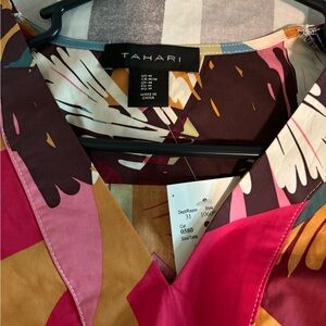 NWT- TAHARI DRESS SIZE MEDIUM